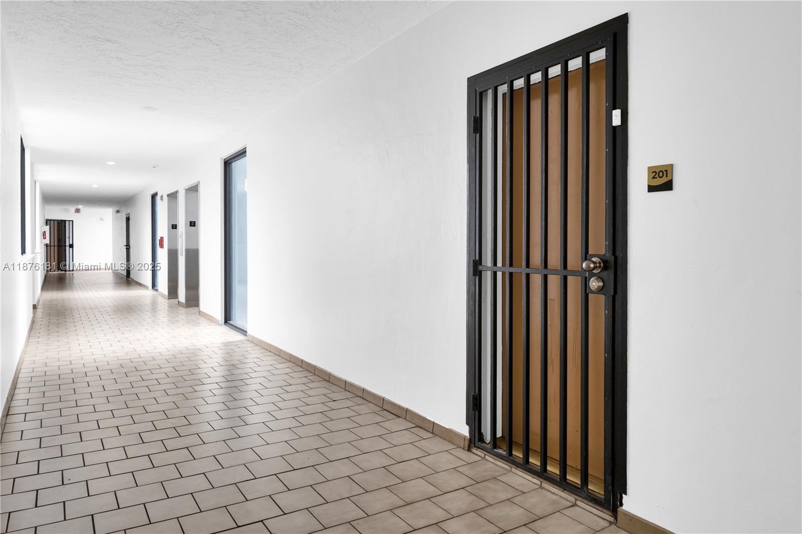 1820 W 53rd St # 201