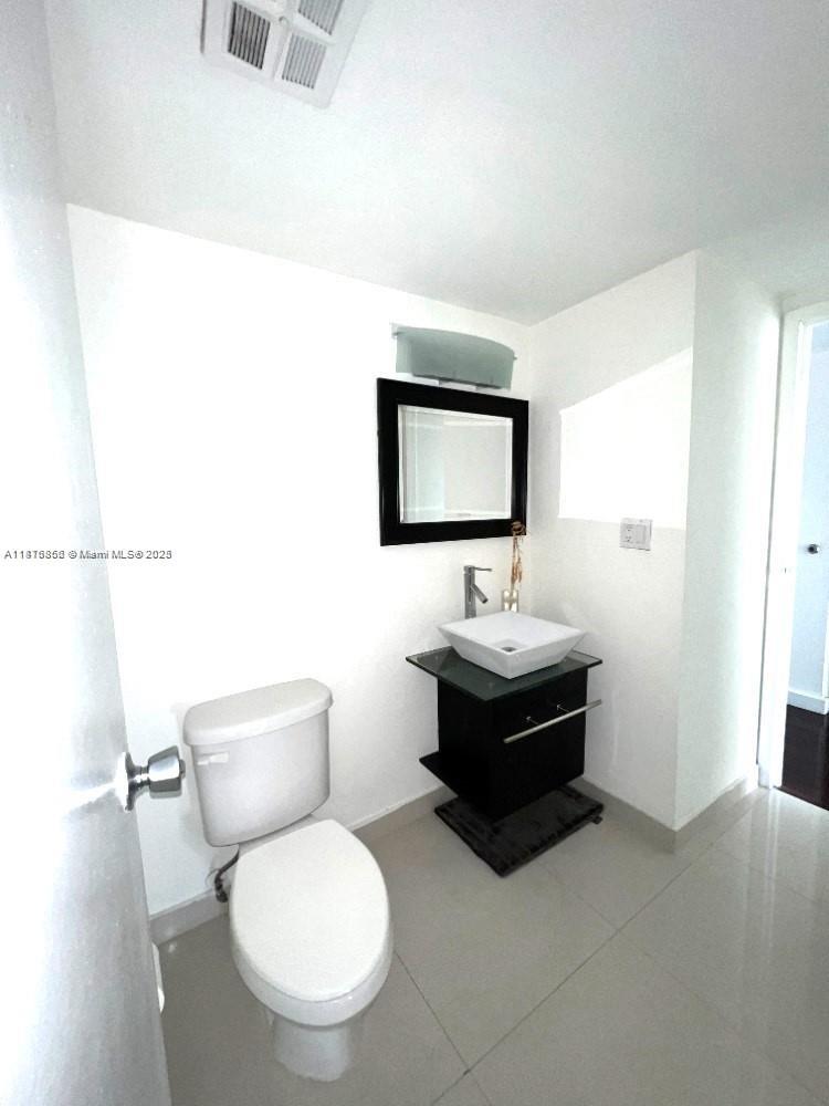 3675 N Country Club Dr # 507