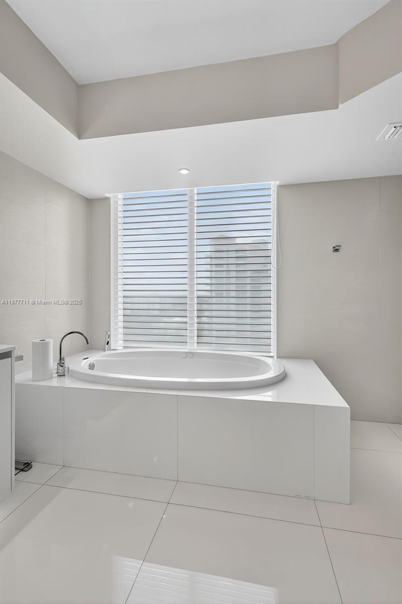 3370 Hidden Bay Dr # 2915