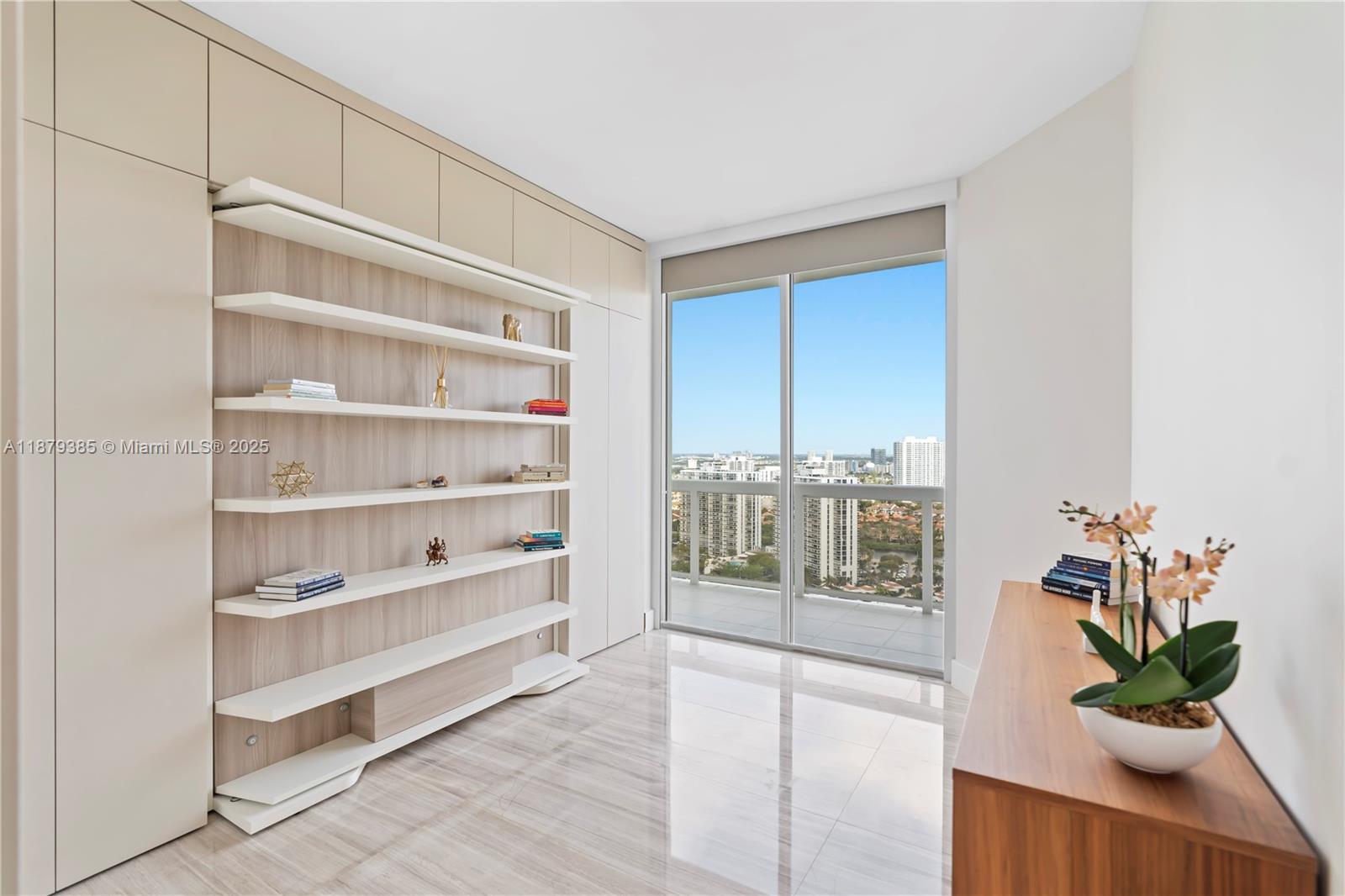 20185 E Country Club Dr Unit: PH6