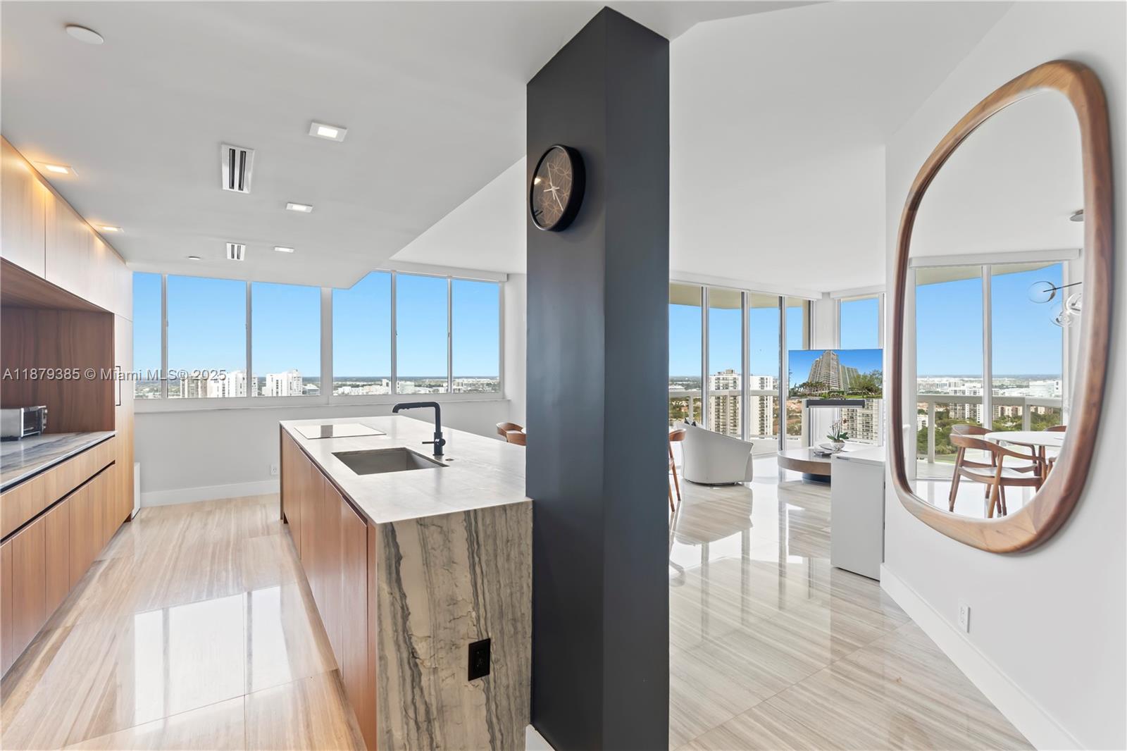 20185 E Country Club Dr Unit: PH6