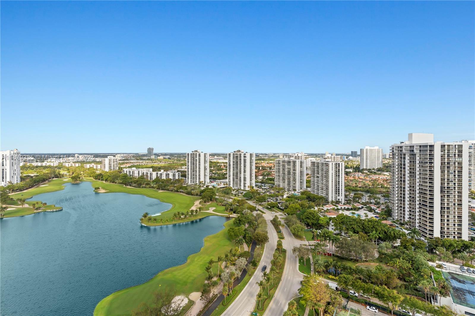 20185 E Country Club Dr Unit: PH6