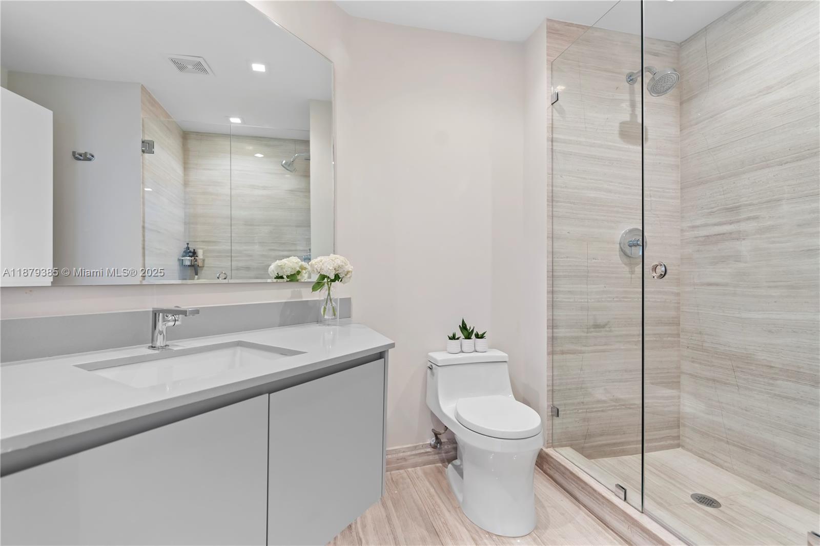 20185 E Country Club Dr Unit: PH6