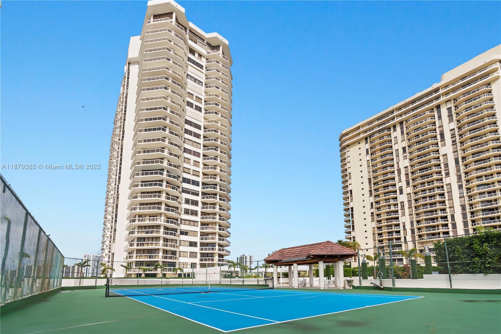 20185 E Country Club Dr Unit: PH6