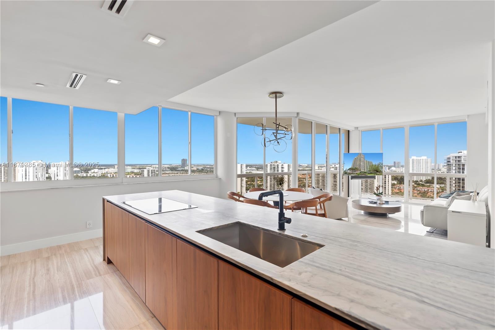 20185 E Country Club Dr Unit: PH6