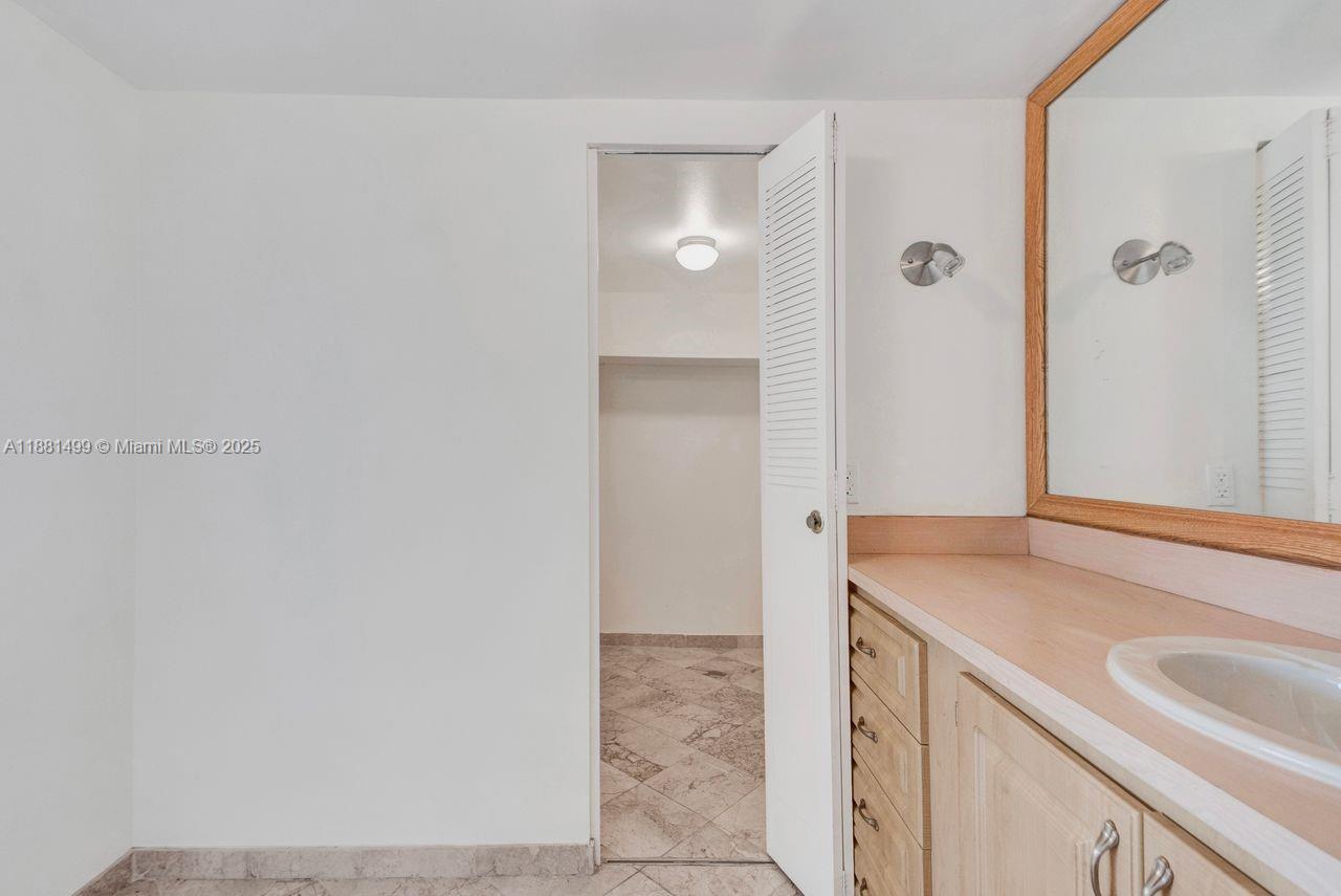 2025 NE 164th St # 716