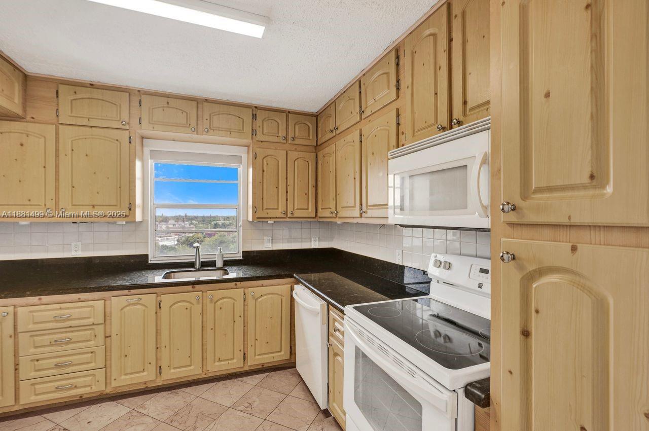 2025 NE 164th St # 716