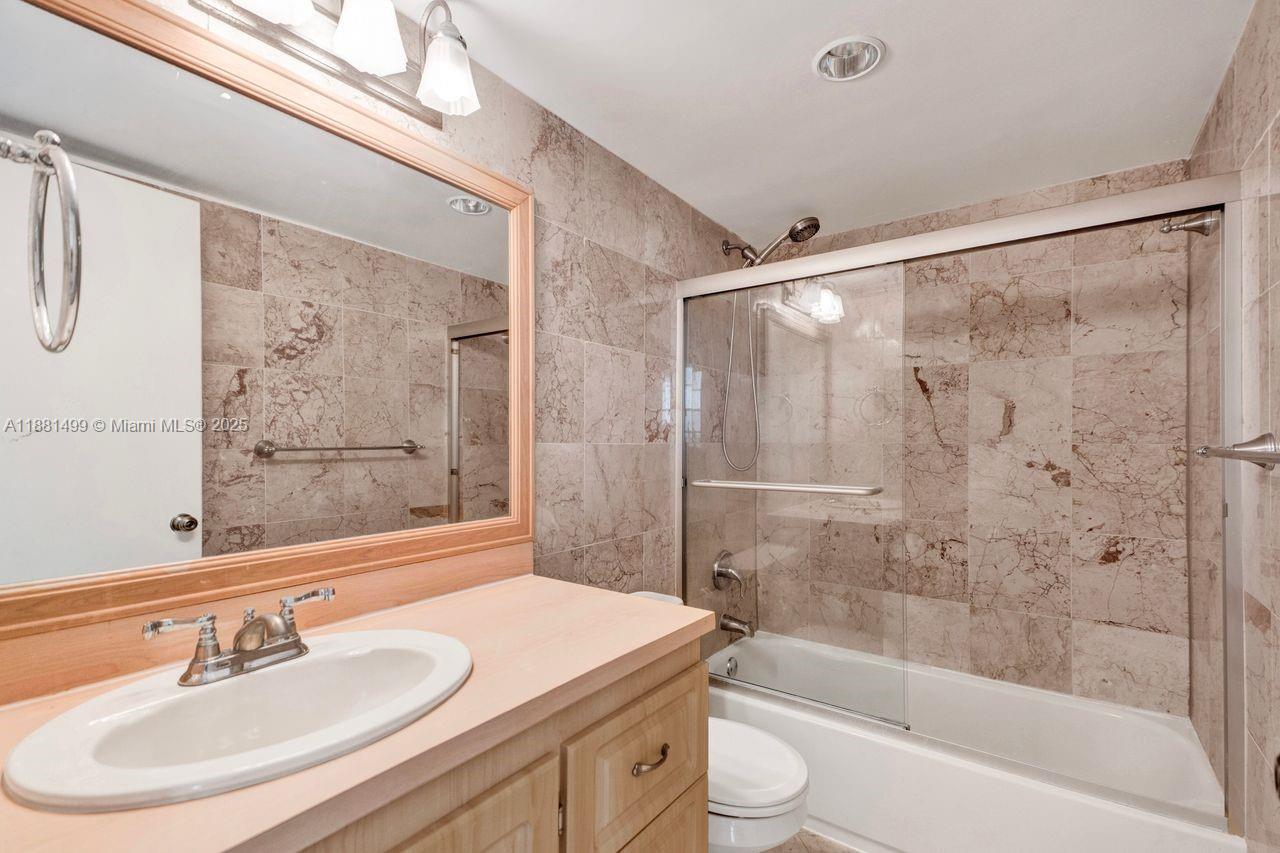 2025 NE 164th St # 716