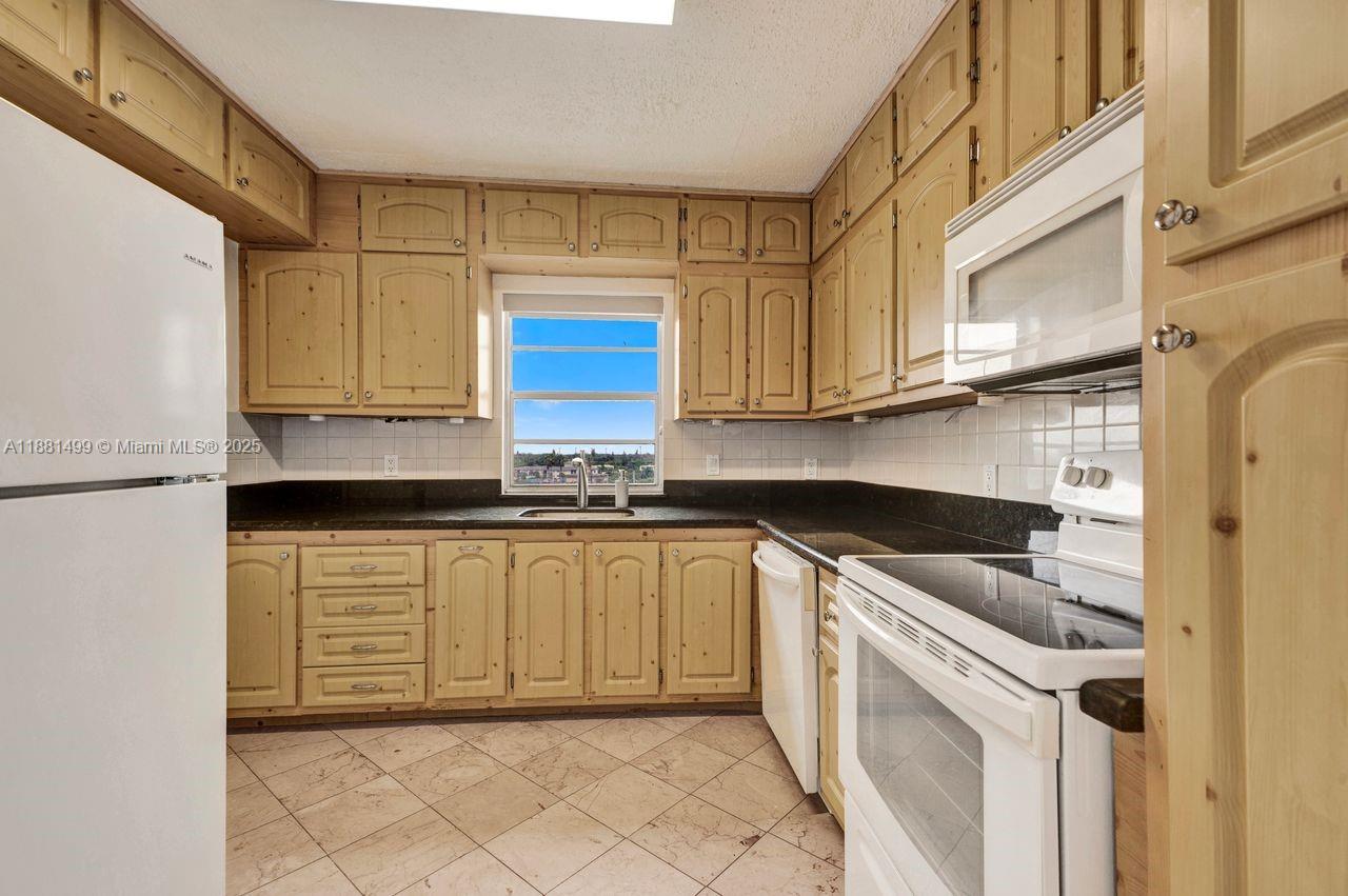 2025 NE 164th St # 716