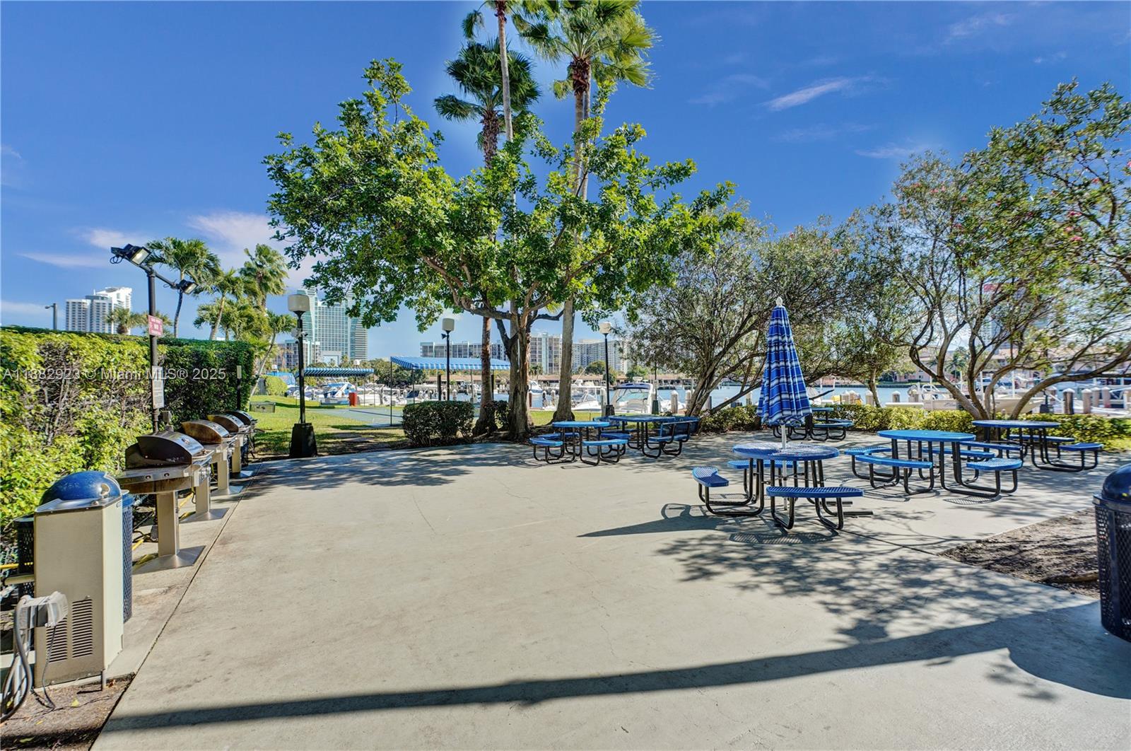 2500 Parkview Dr # 808