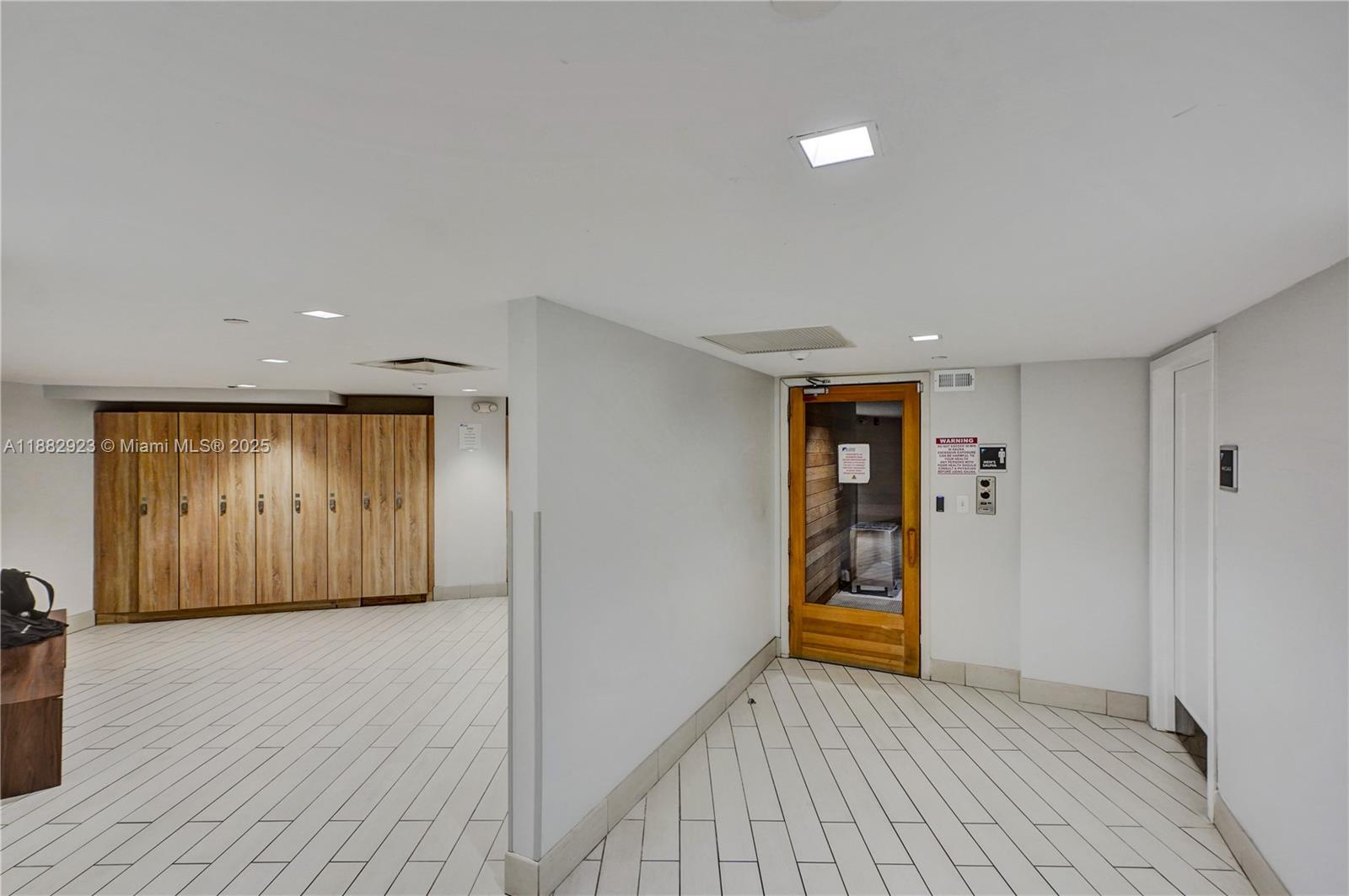 2500 Parkview Dr # 808