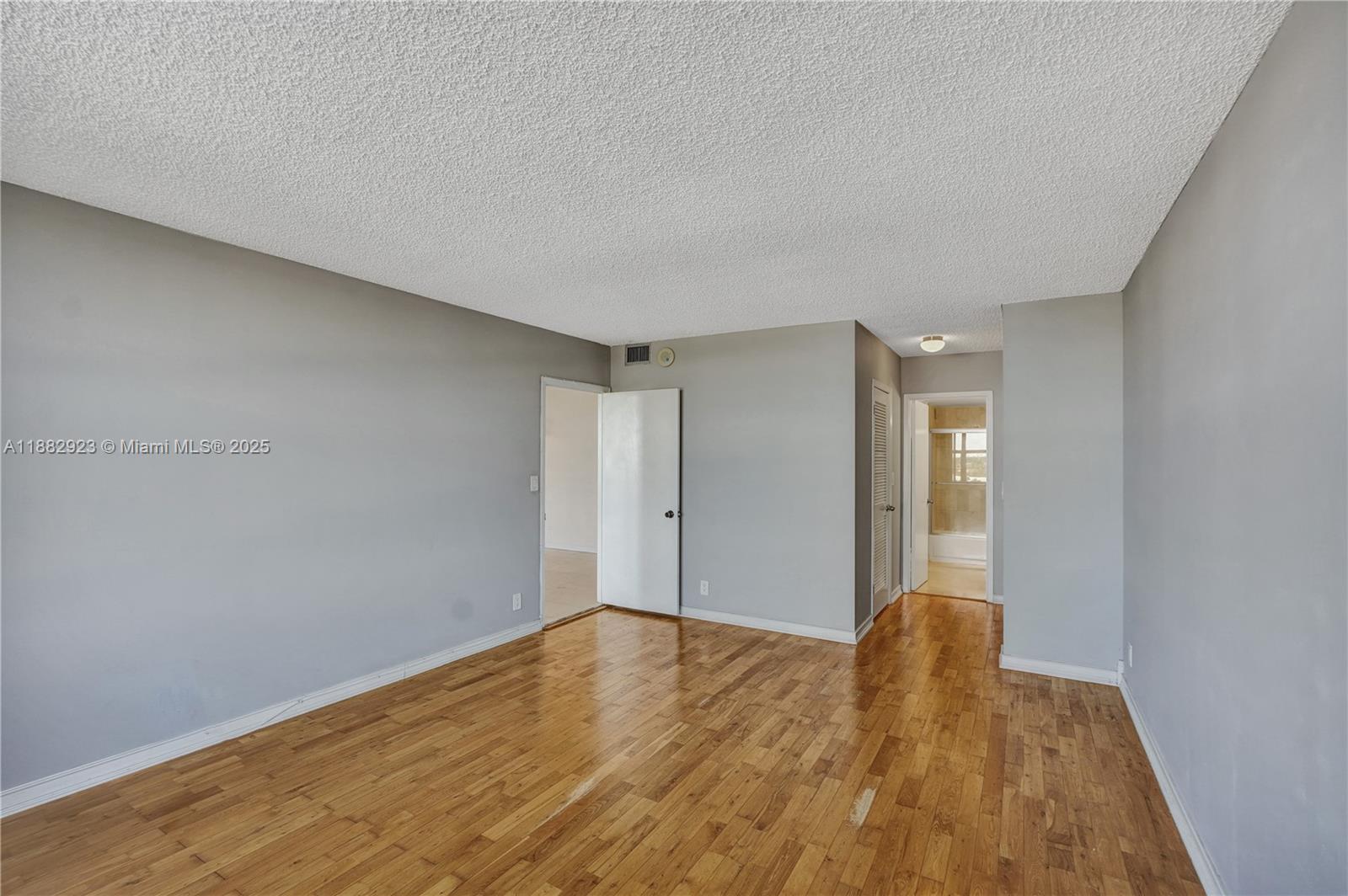 2500 Parkview Dr # 808