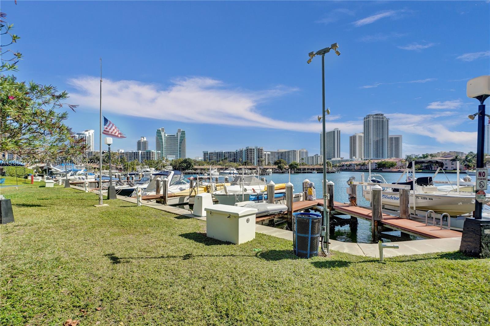 2500 Parkview Dr # 808