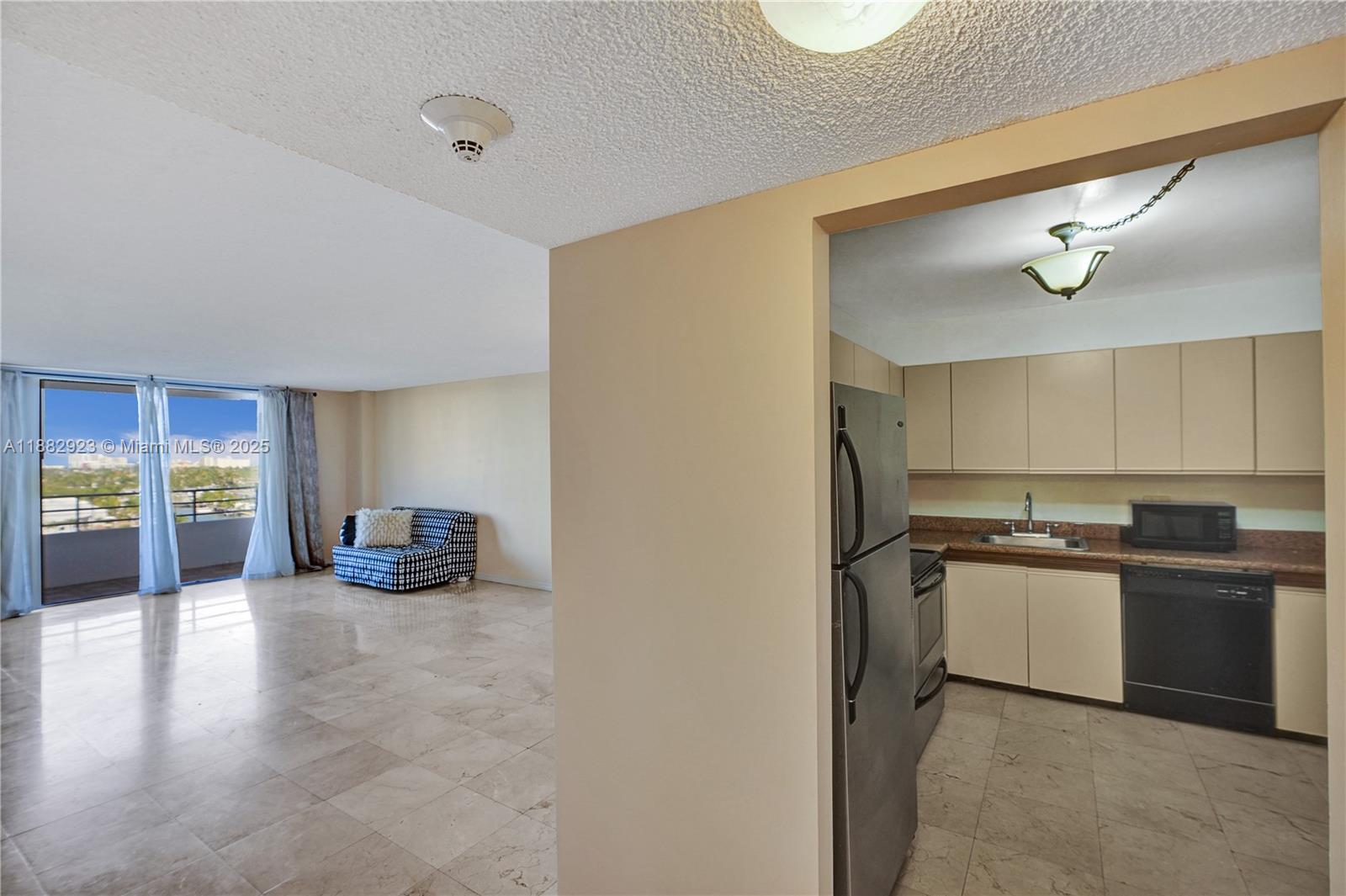 2500 Parkview Dr # 808