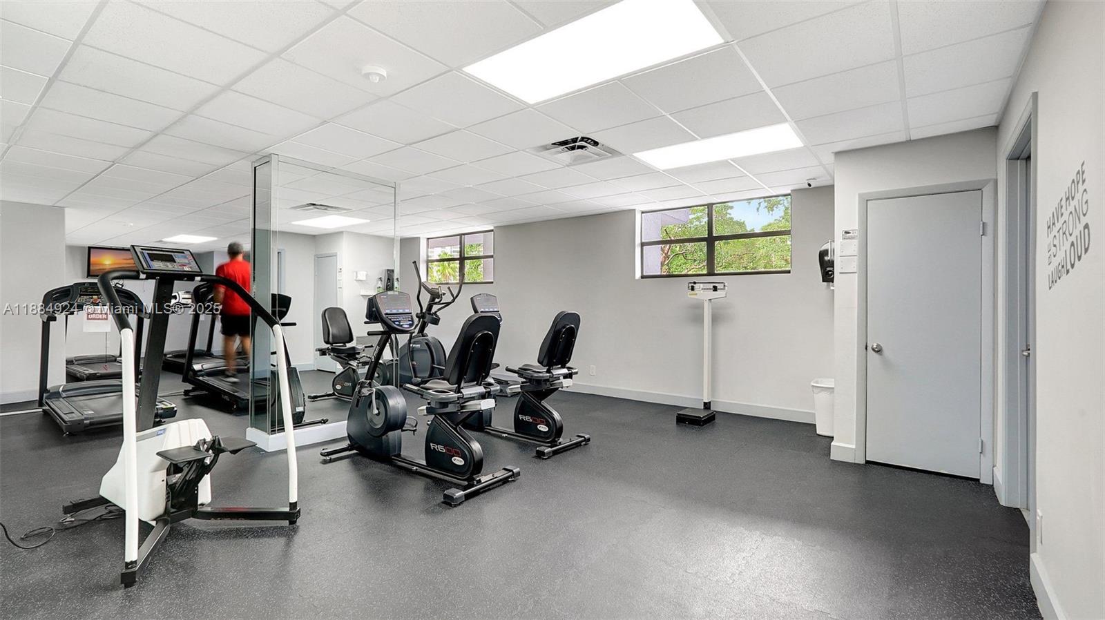 600 Parkview Dr # 1020