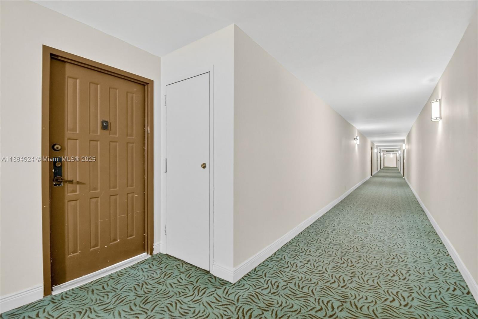 600 Parkview Dr # 1020