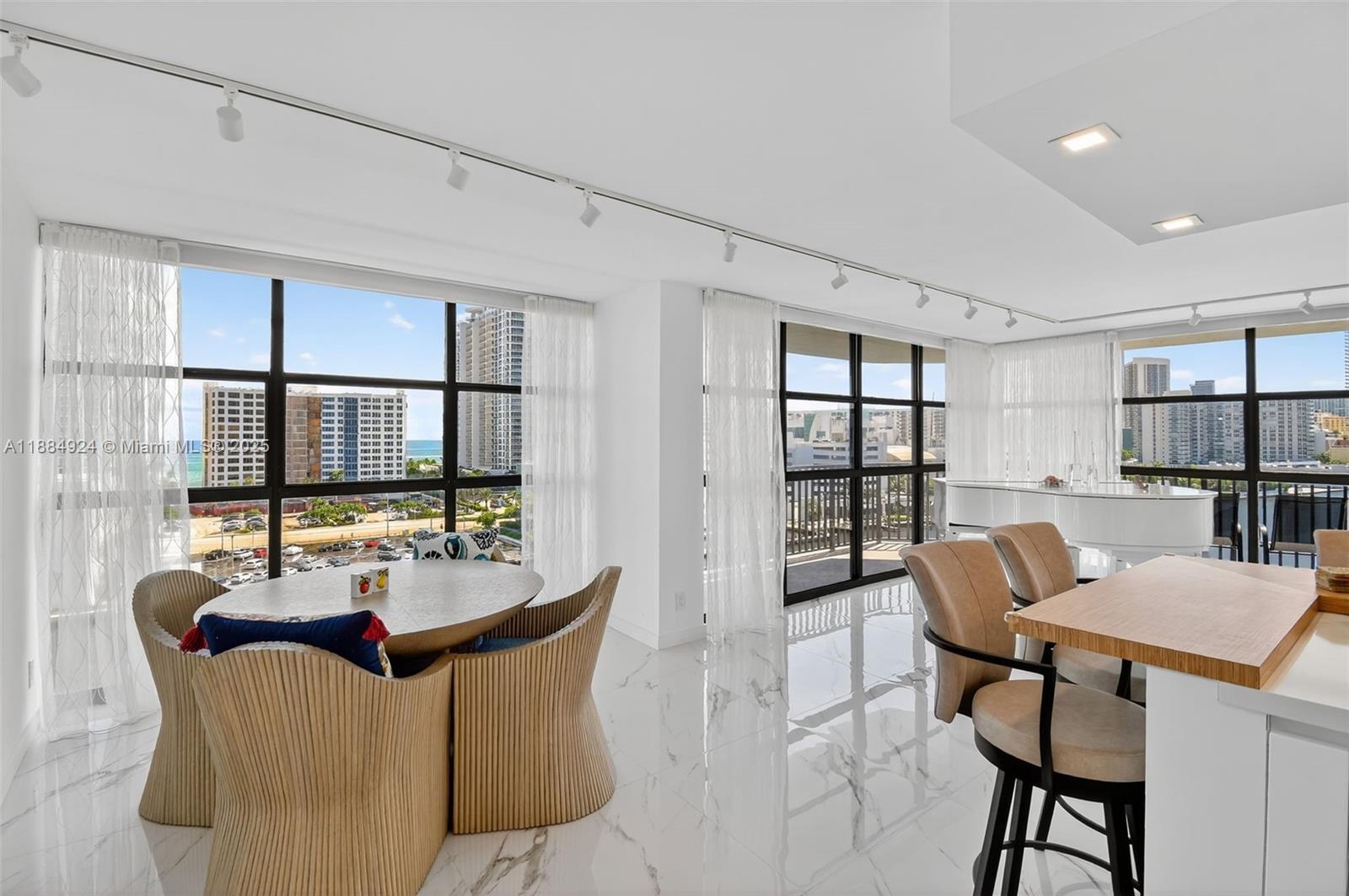 600 Parkview Dr # 1020