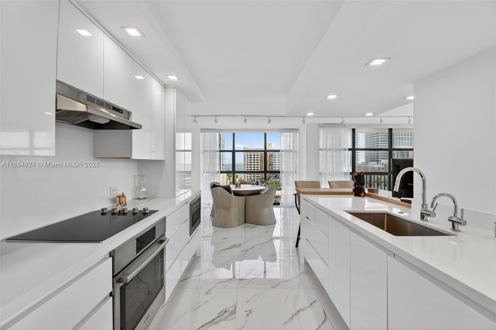 600 Parkview Dr # 1020