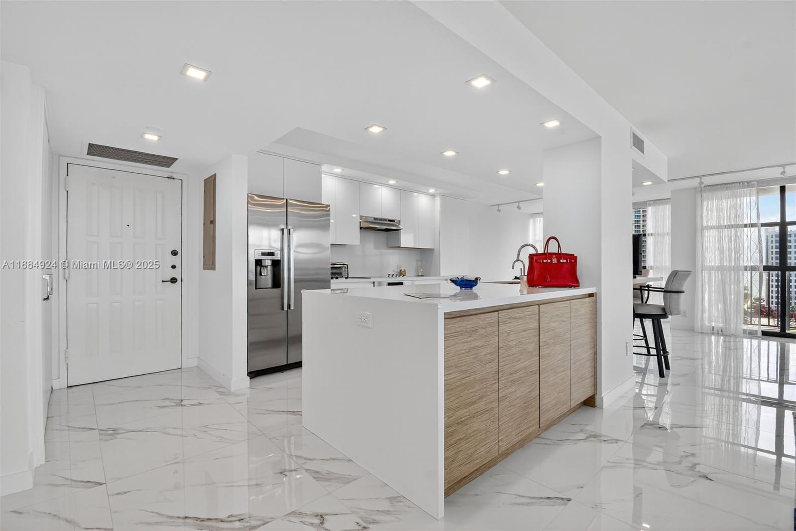 600 Parkview Dr # 1020