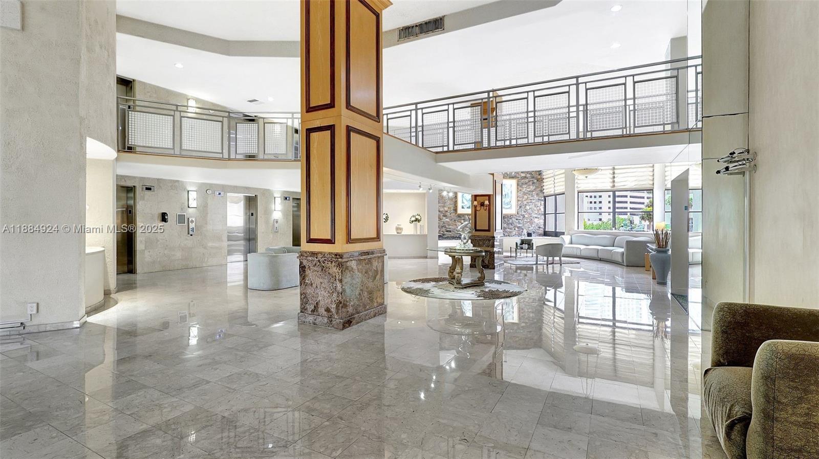 600 Parkview Dr # 1020