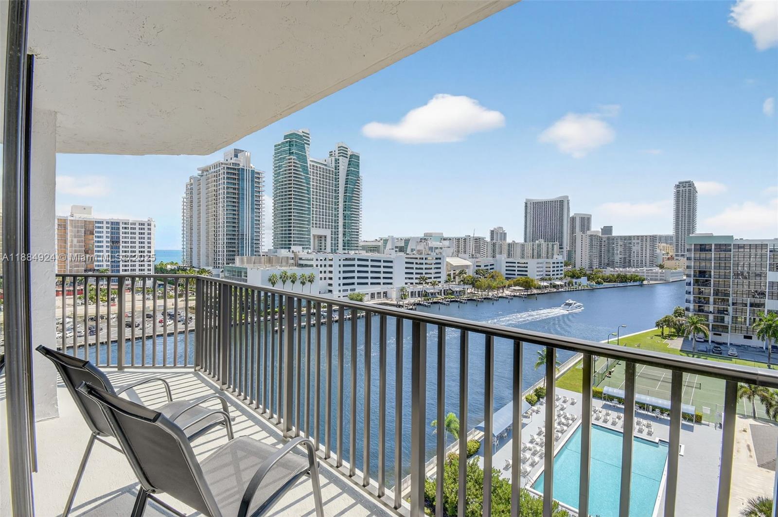 600 Parkview Dr # 1020