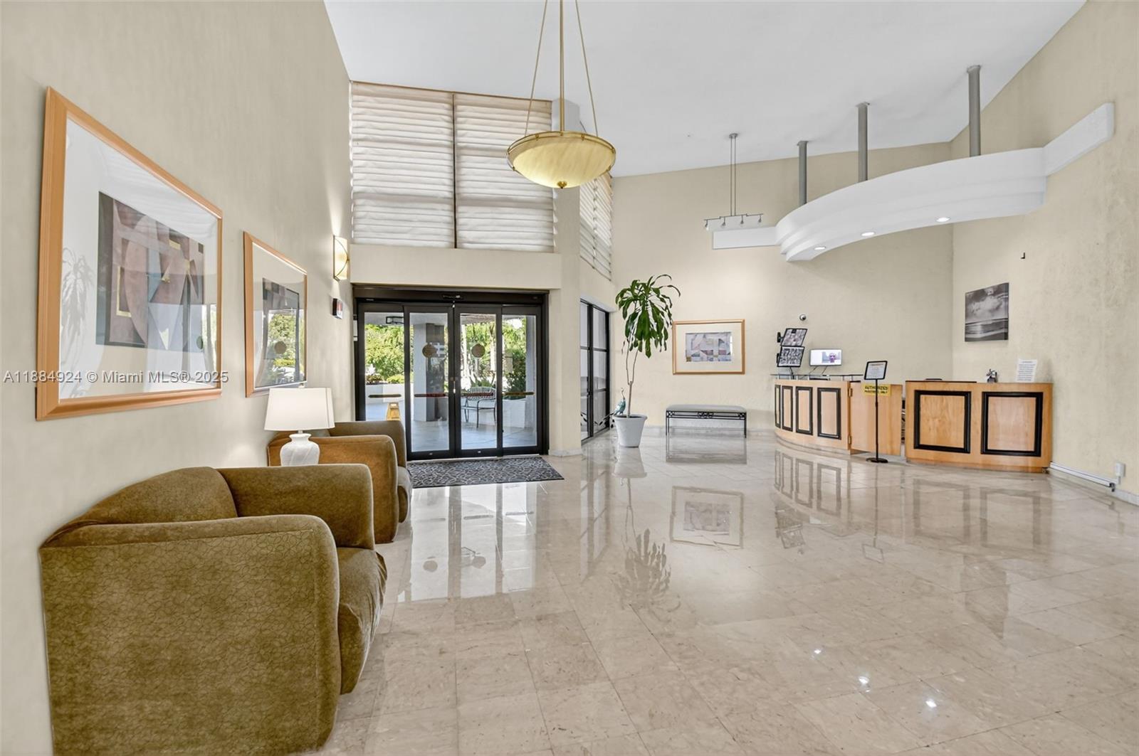 600 Parkview Dr # 1020