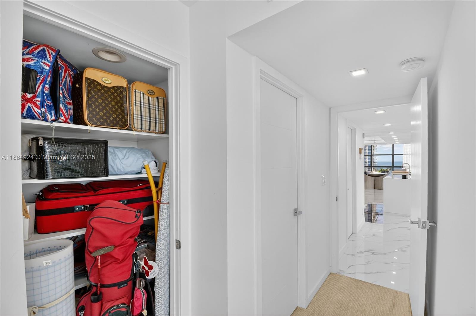 600 Parkview Dr # 1020