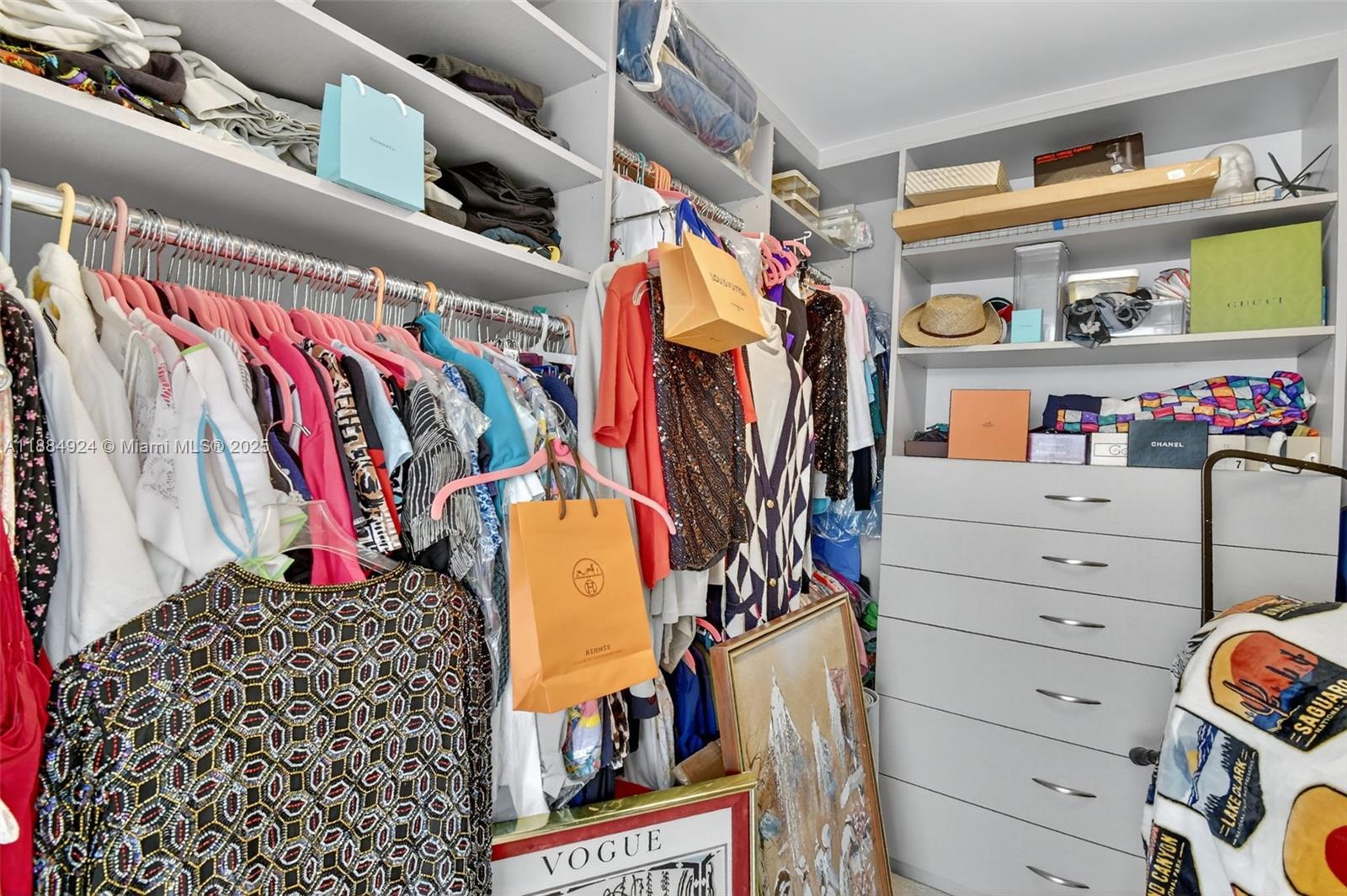 600 Parkview Dr # 1020