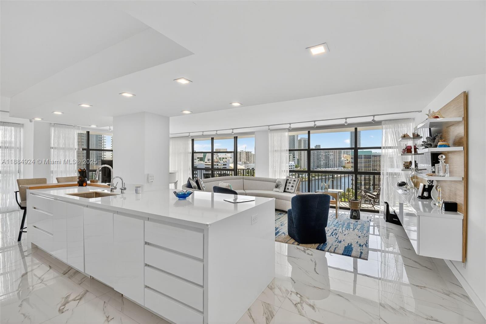 600 Parkview Dr # 1020