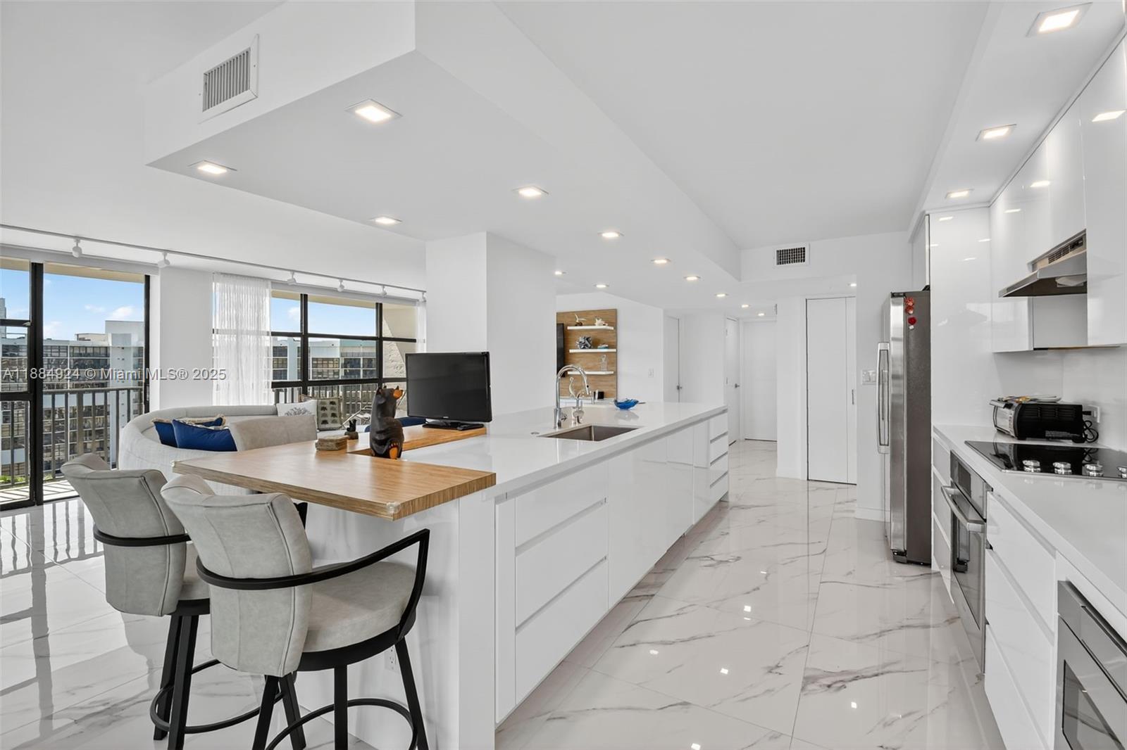 600 Parkview Dr # 1020