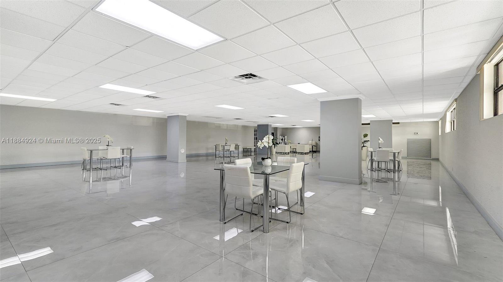 600 Parkview Dr # 1020