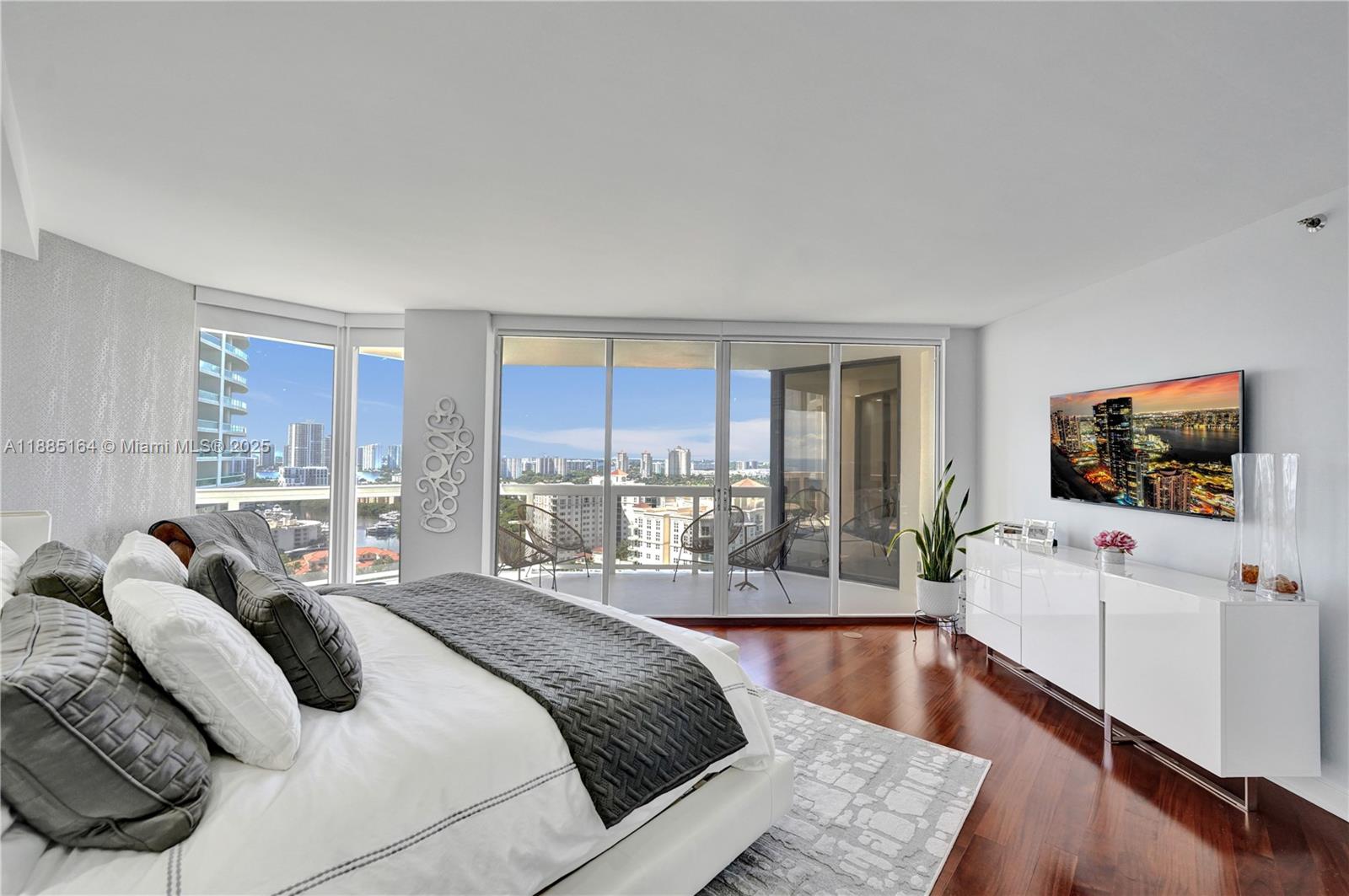 20185 E Country Club Dr # 2304