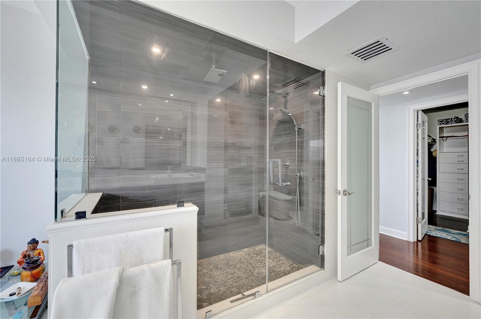 20185 E Country Club Dr # 2304