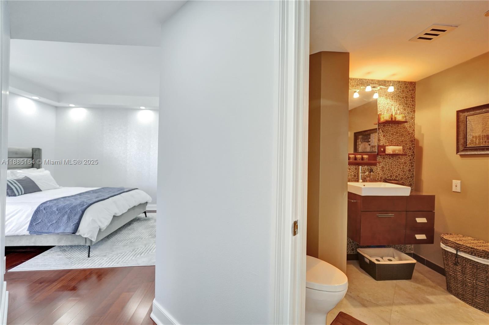 20185 E Country Club Dr # 2304