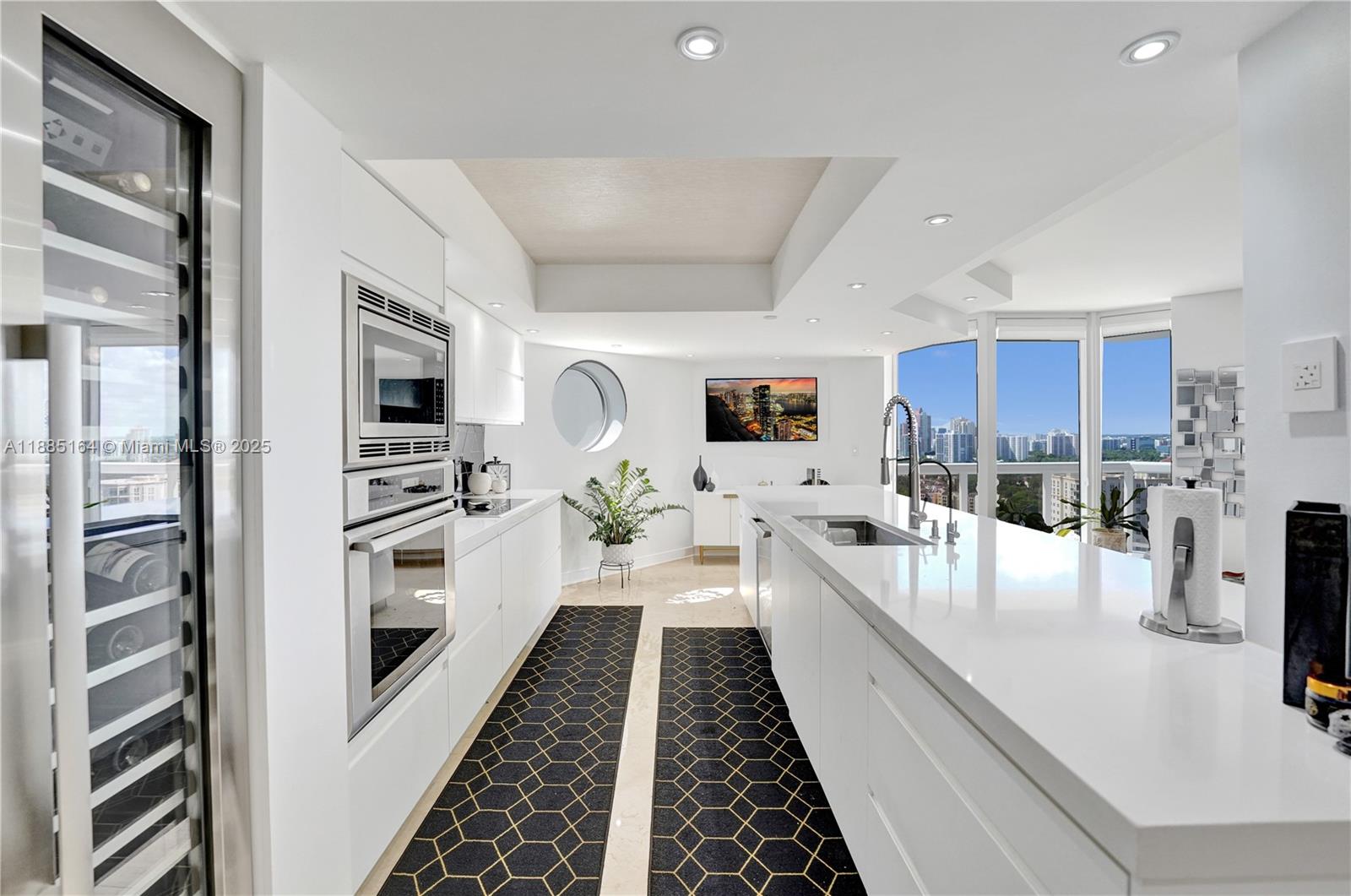 20185 E Country Club Dr # 2304