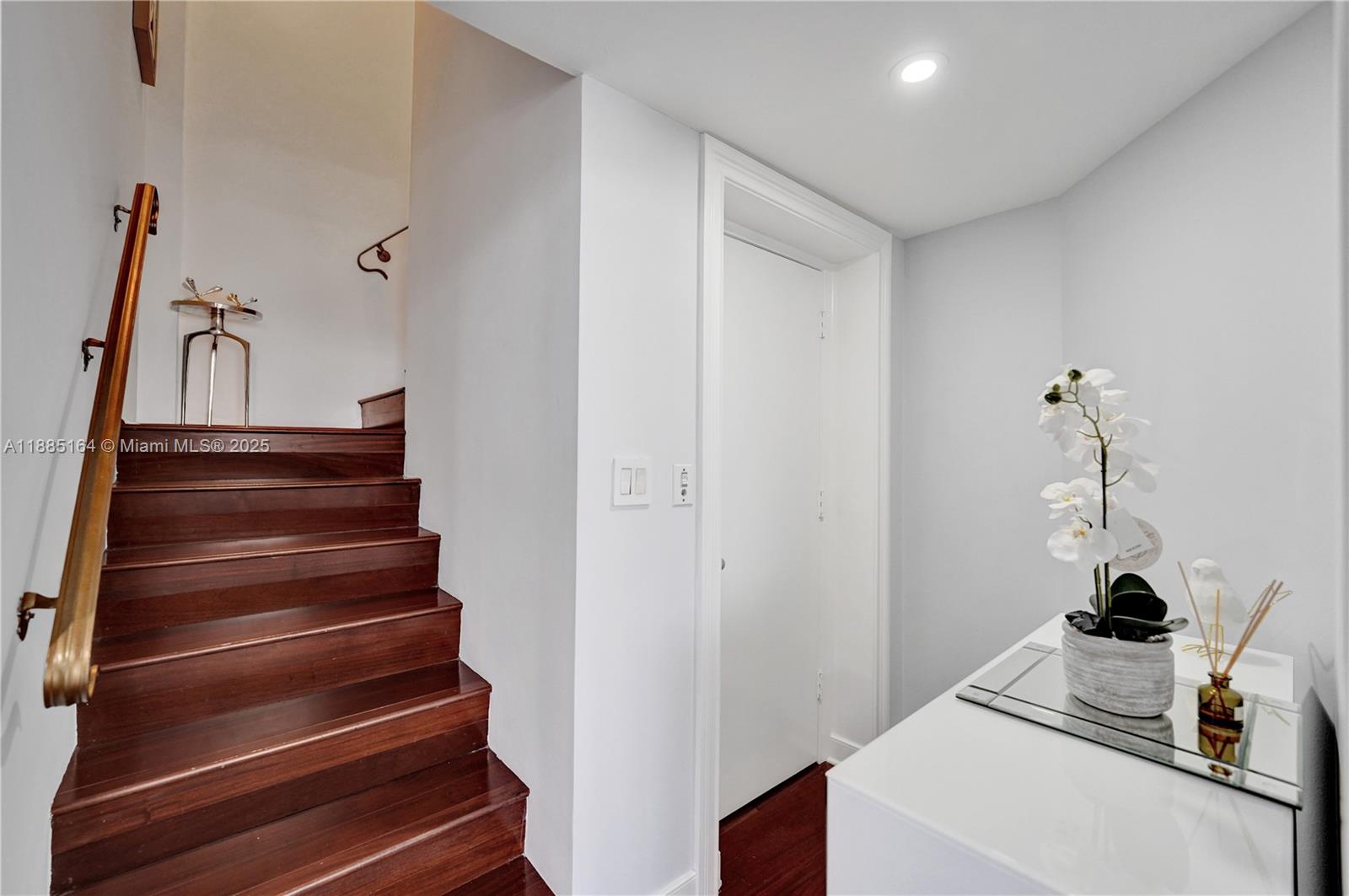 20185 E Country Club Dr # 2304