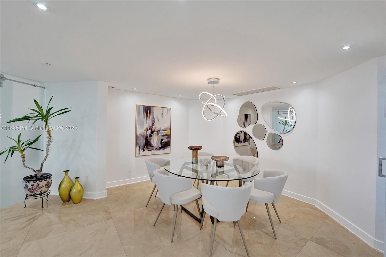 20185 E Country Club Dr # 2304