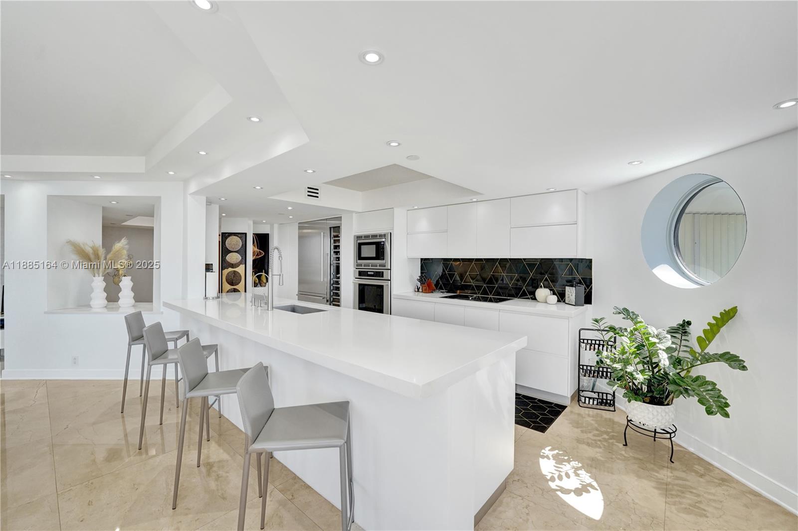 20185 E Country Club Dr # 2304