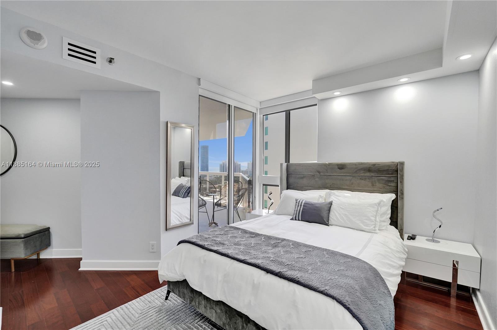 20185 E Country Club Dr # 2304