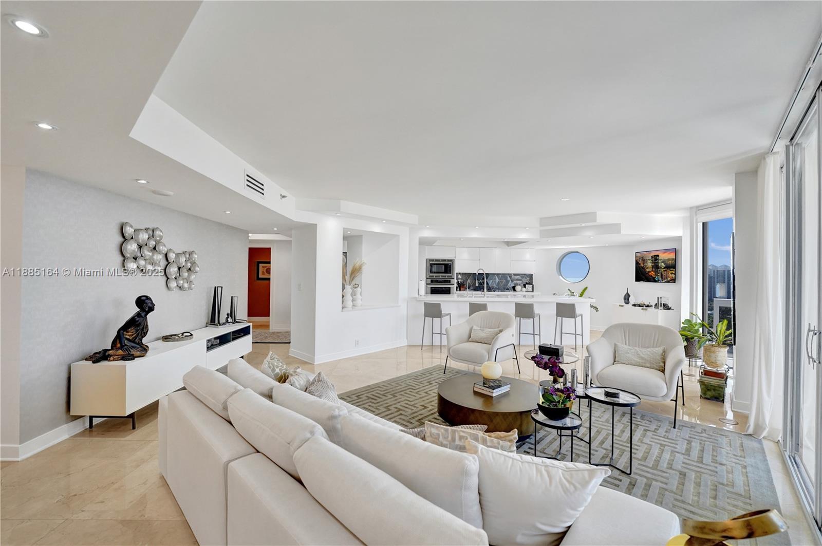 20185 E Country Club Dr # 2304