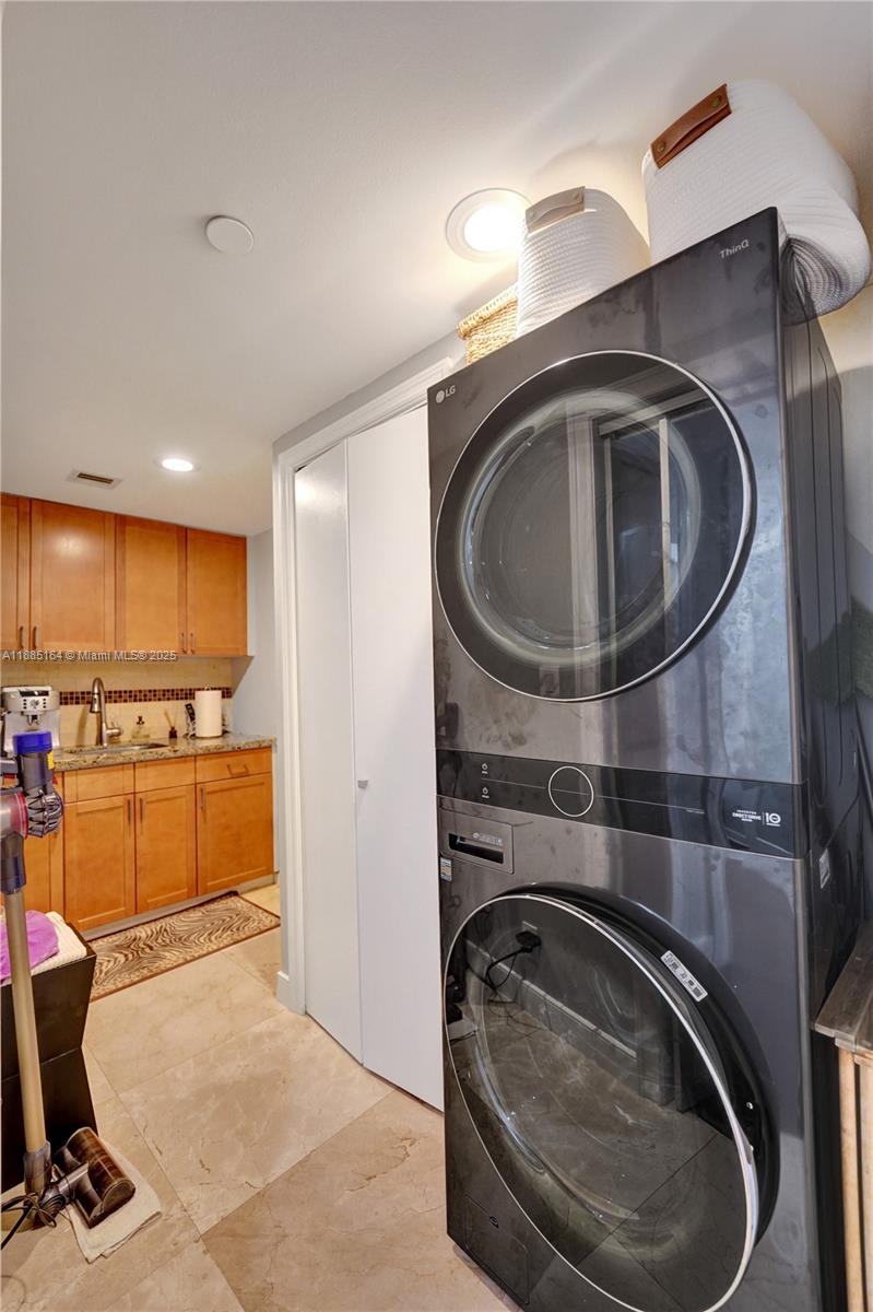 20185 E Country Club Dr # 2304