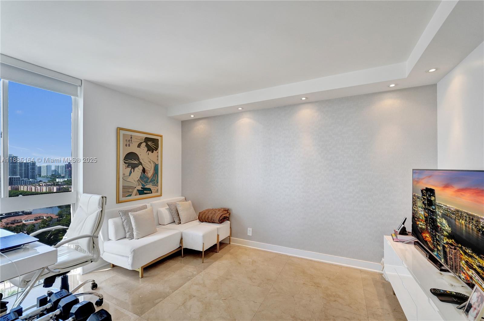 20185 E Country Club Dr # 2304