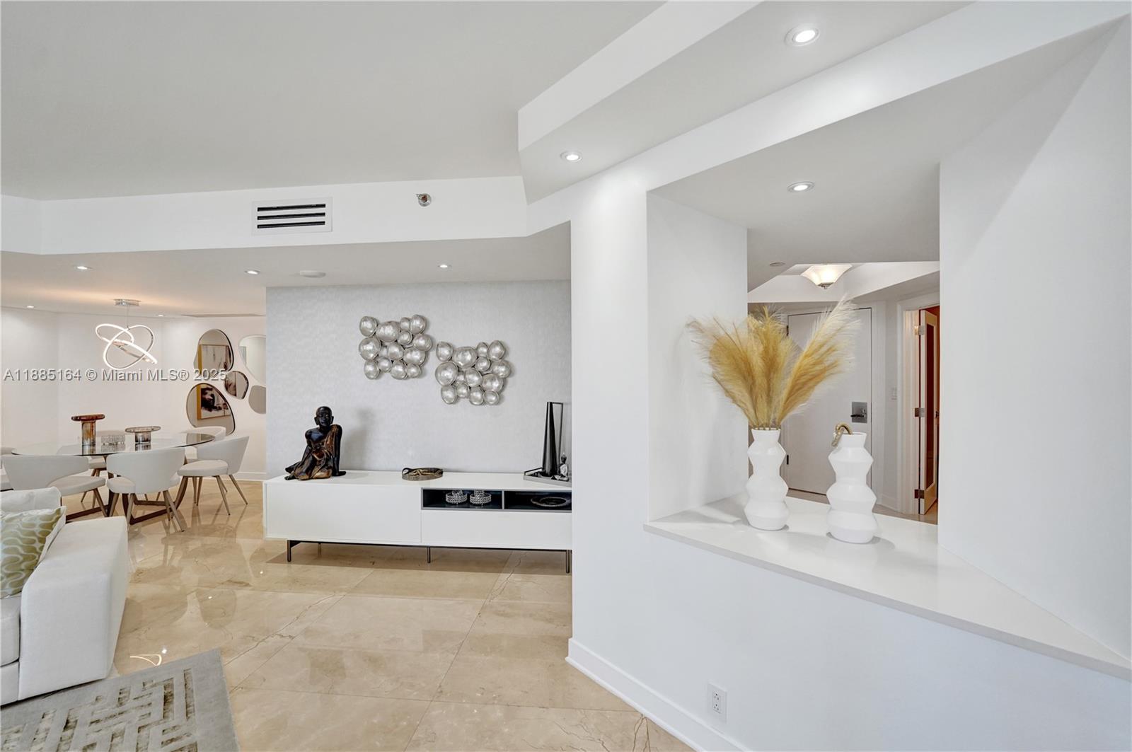 20185 E Country Club Dr # 2304