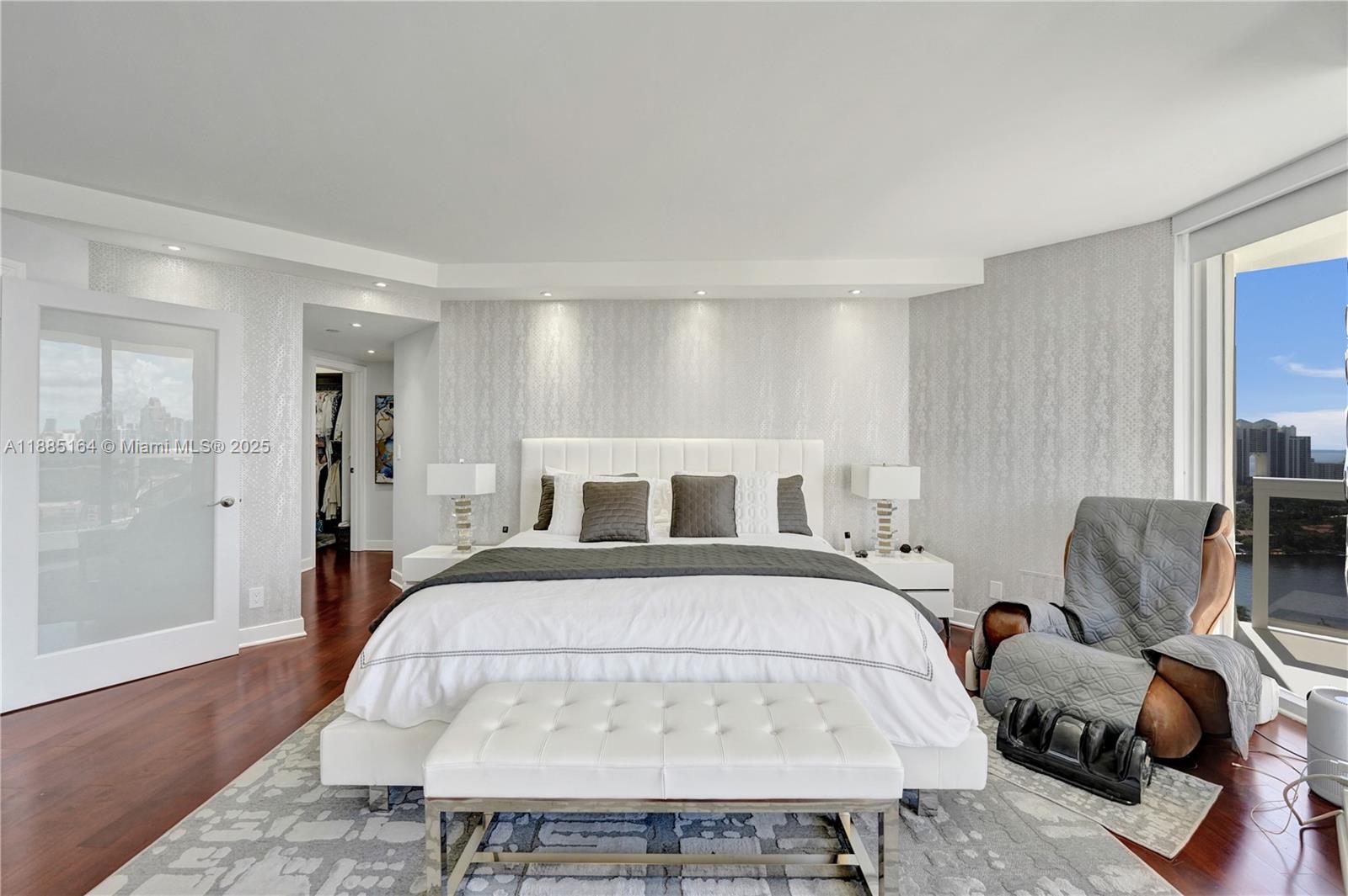 20185 E Country Club Dr # 2304