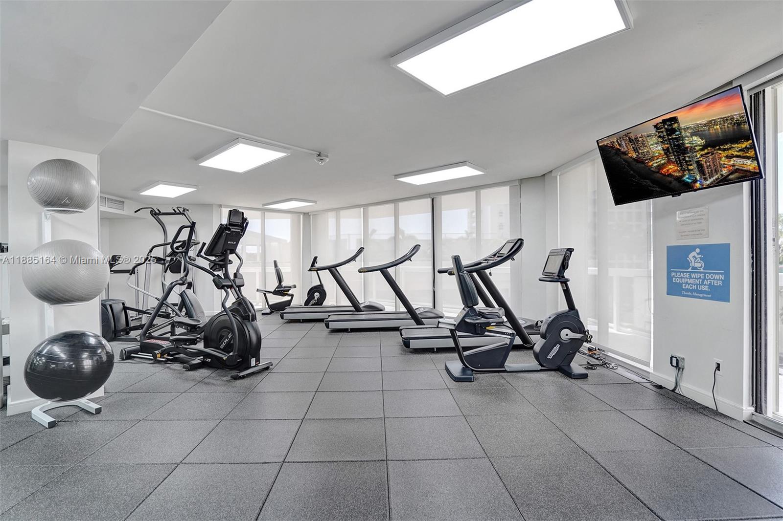 20185 E Country Club Dr # 2304