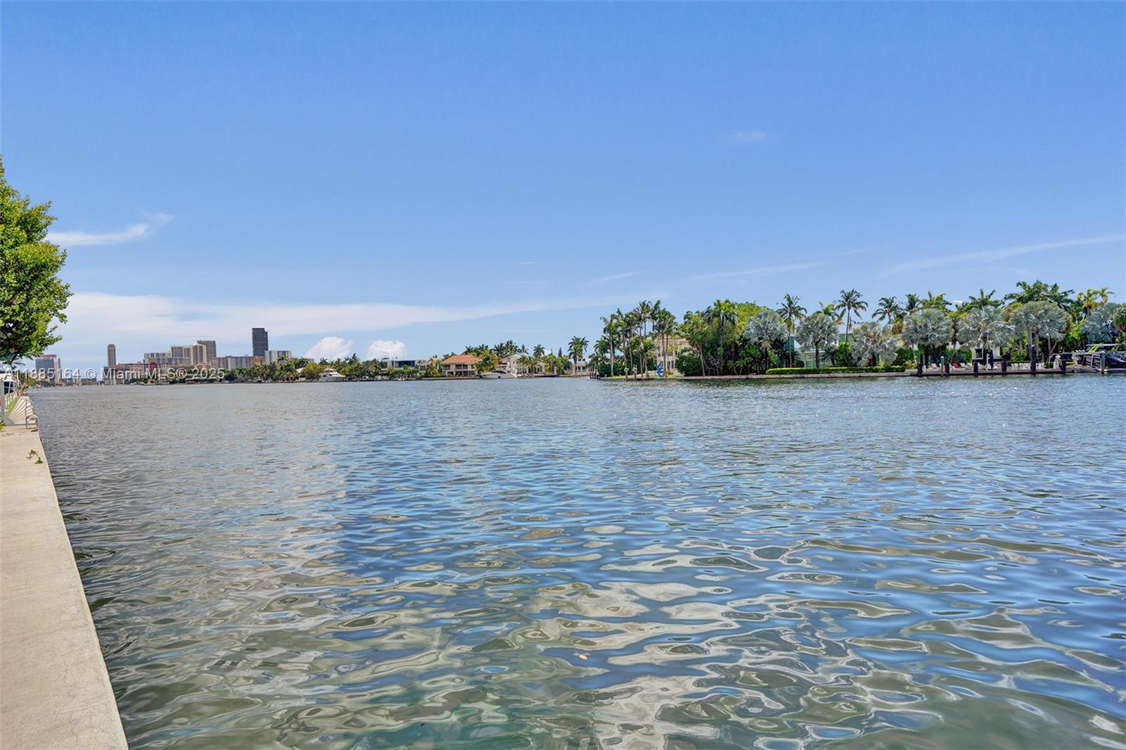 20185 E Country Club Dr # 2304