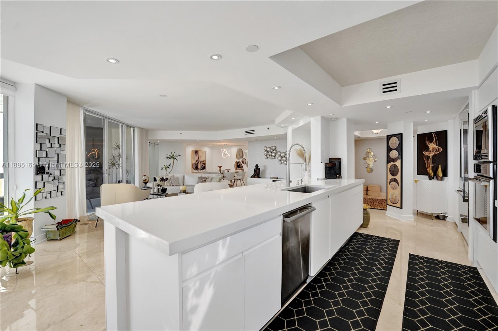 20185 E Country Club Dr # 2304