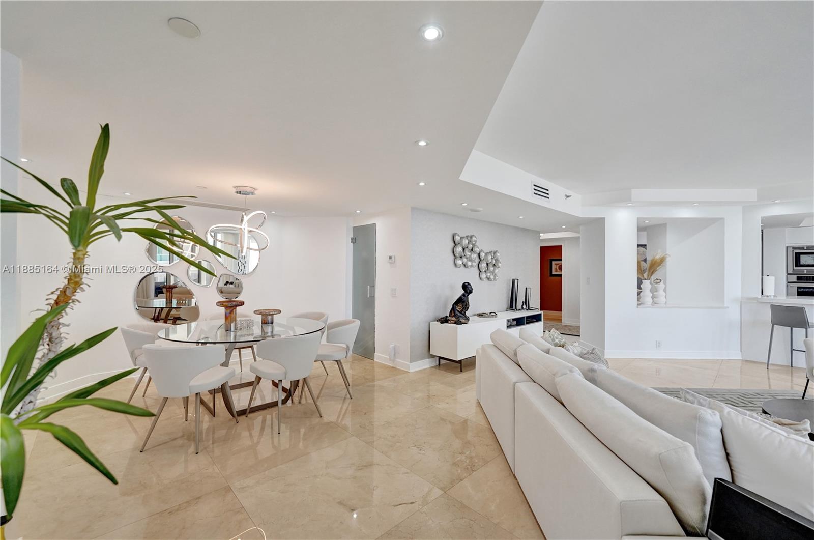 20185 E Country Club Dr # 2304