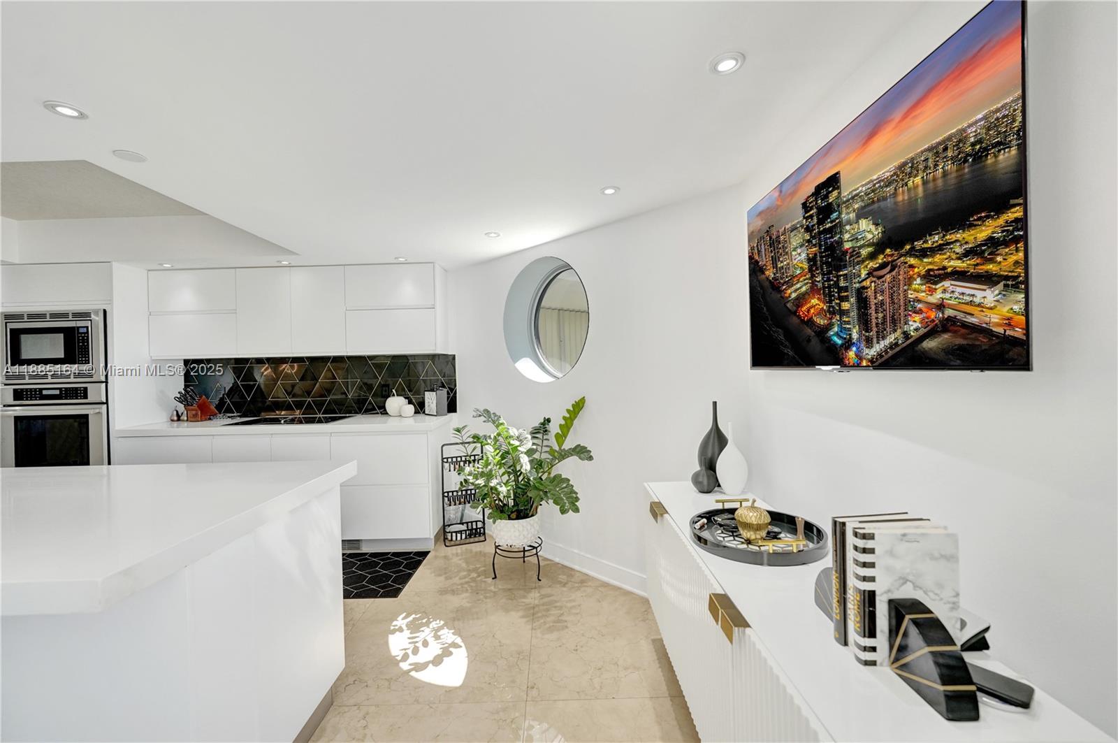 20185 E Country Club Dr # 2304