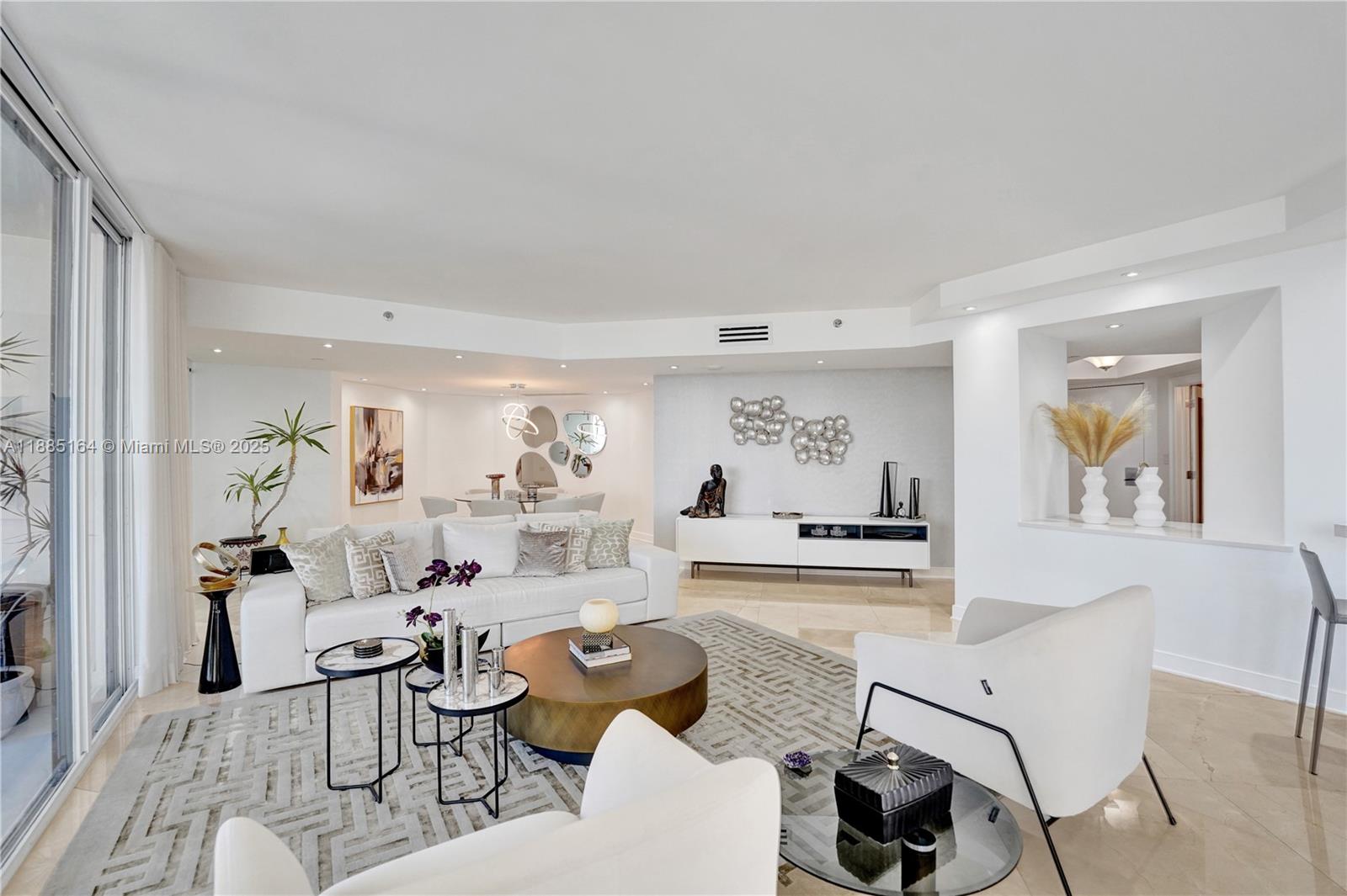 20185 E Country Club Dr # 2304